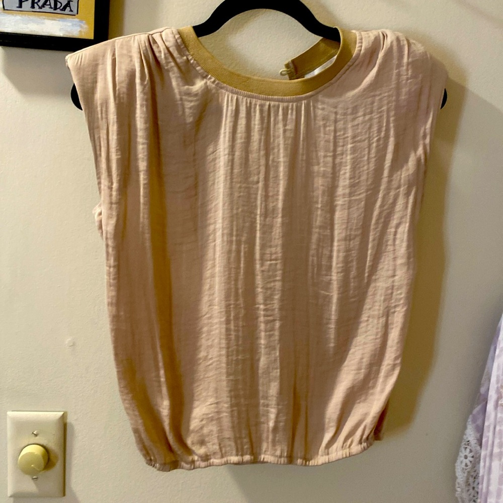 EUC Heartloom gold/ champagne sleeveless top